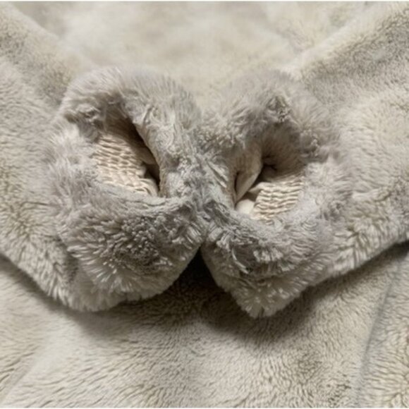 Nike Women’s Fluffy Faux Fur Cream & Black Jacket Size Small DM1759 - Picture 7 of 9